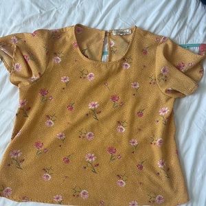 Kohl’s women’s yellow blouse